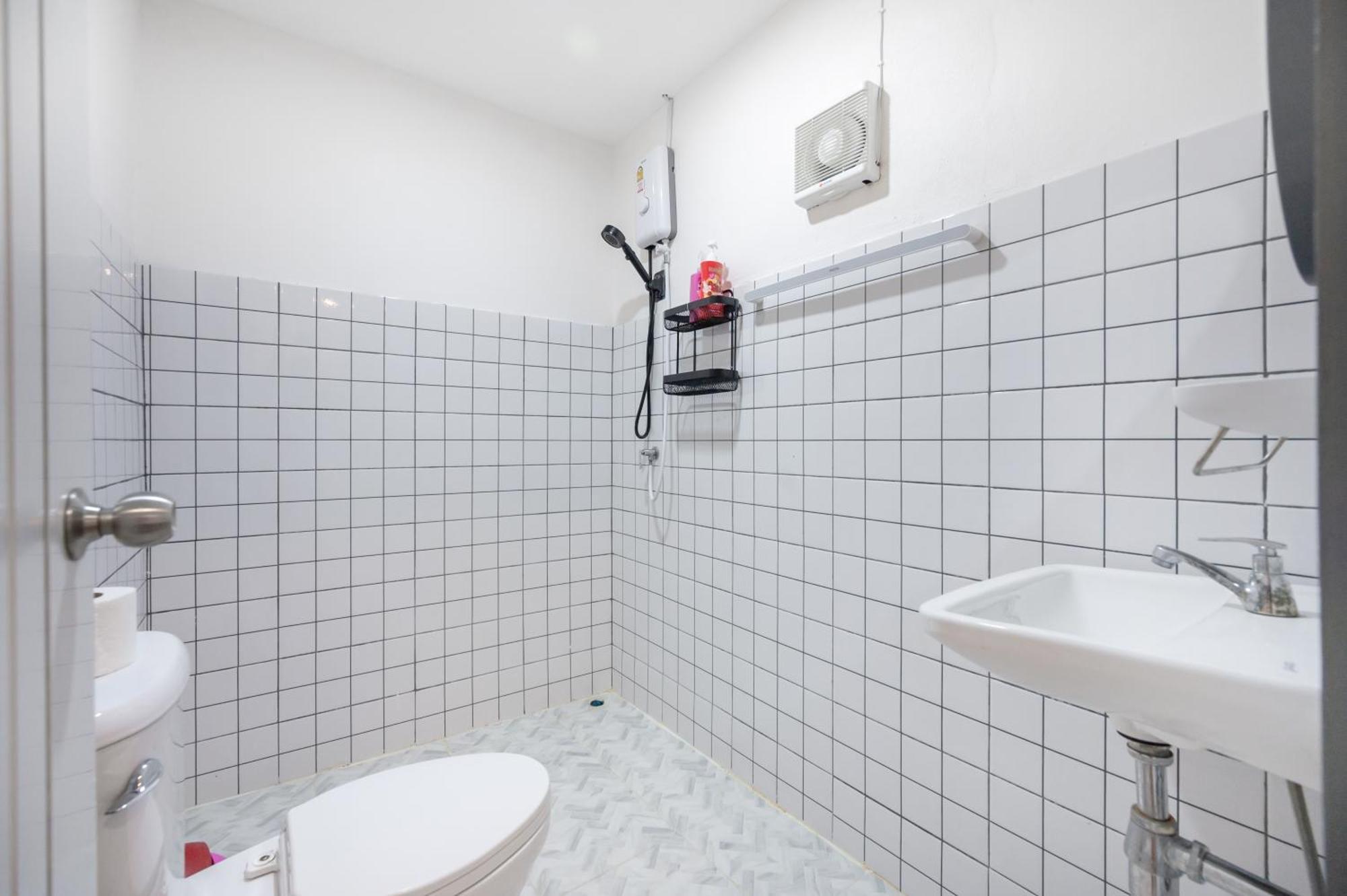 Entire Cozy House/near Bts Skytrain/12pp