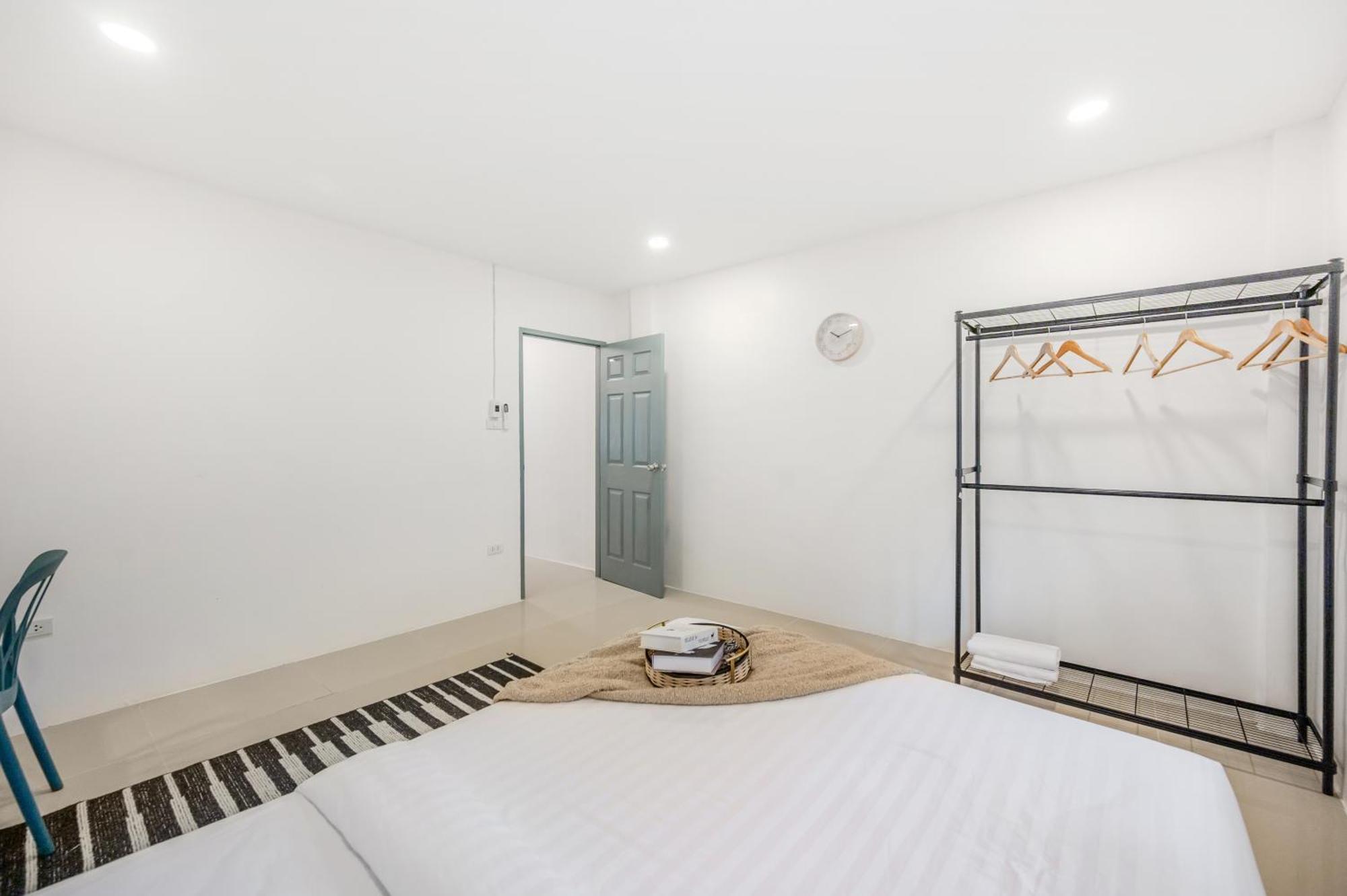 Entire Cozy House/near Bts Skytrain/12pp Bangkok
